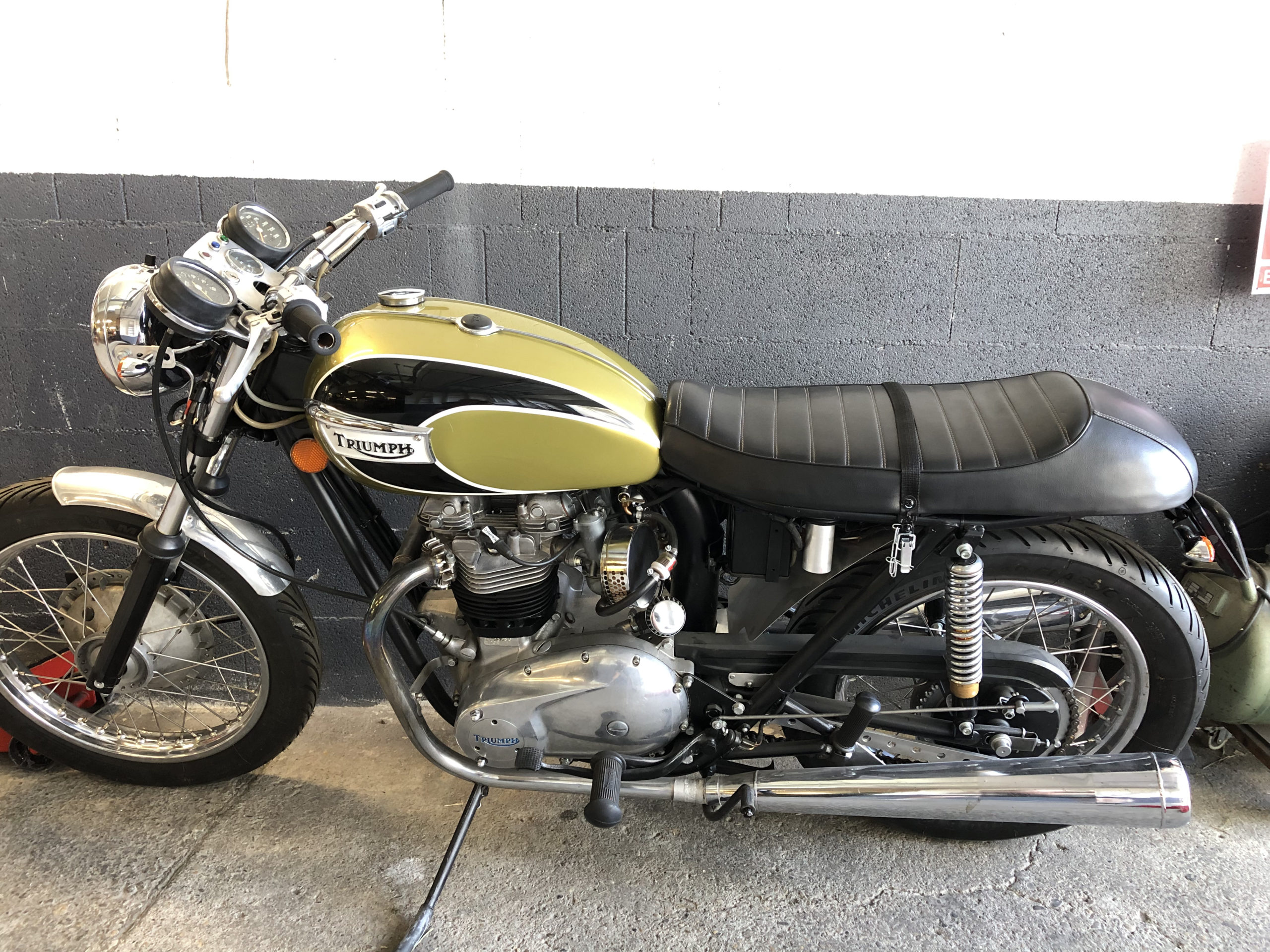 Lire la suite à propos de l’article À vendre : Triumph Bonneville T120